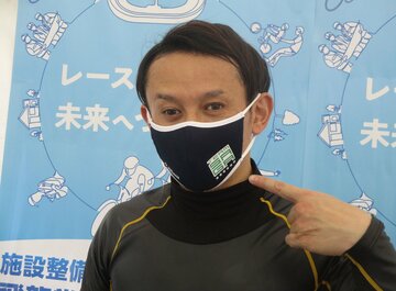  地元デーの口火を切った小林弘和が地元特製のマスクで大会ＰＲ（東スポWeb）