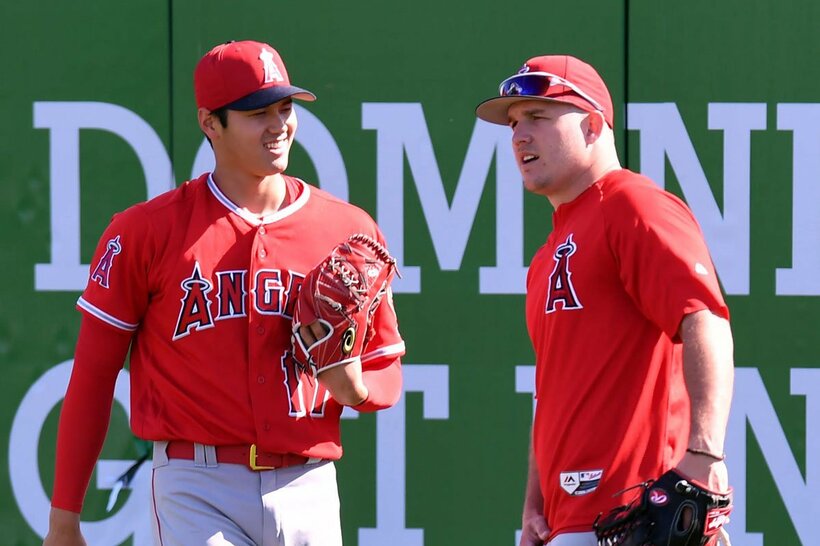 エンゼルス時代に同僚だった大谷翔平（左）とマイク・トラウト（2018年）