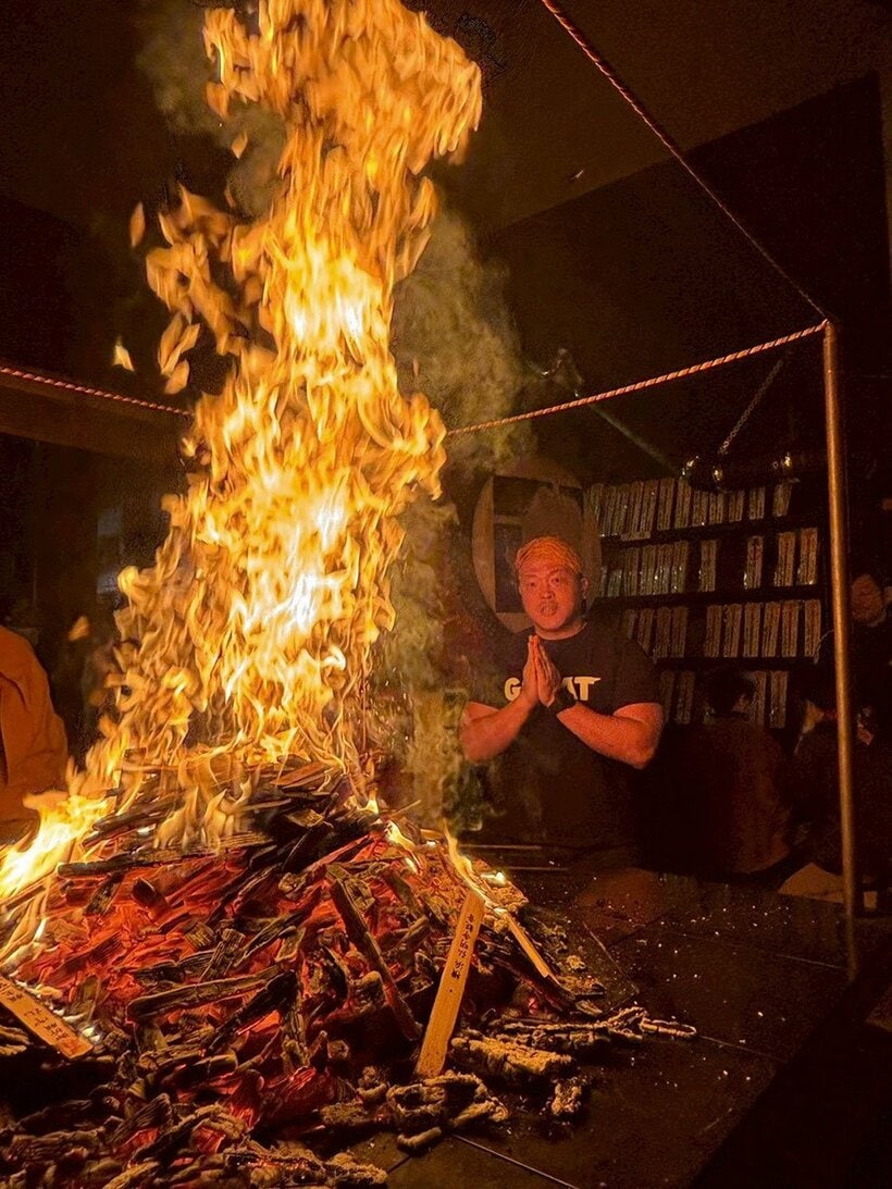 横浜・弘明寺で「みそぎ」の護摩行に臨んだ河上隆一