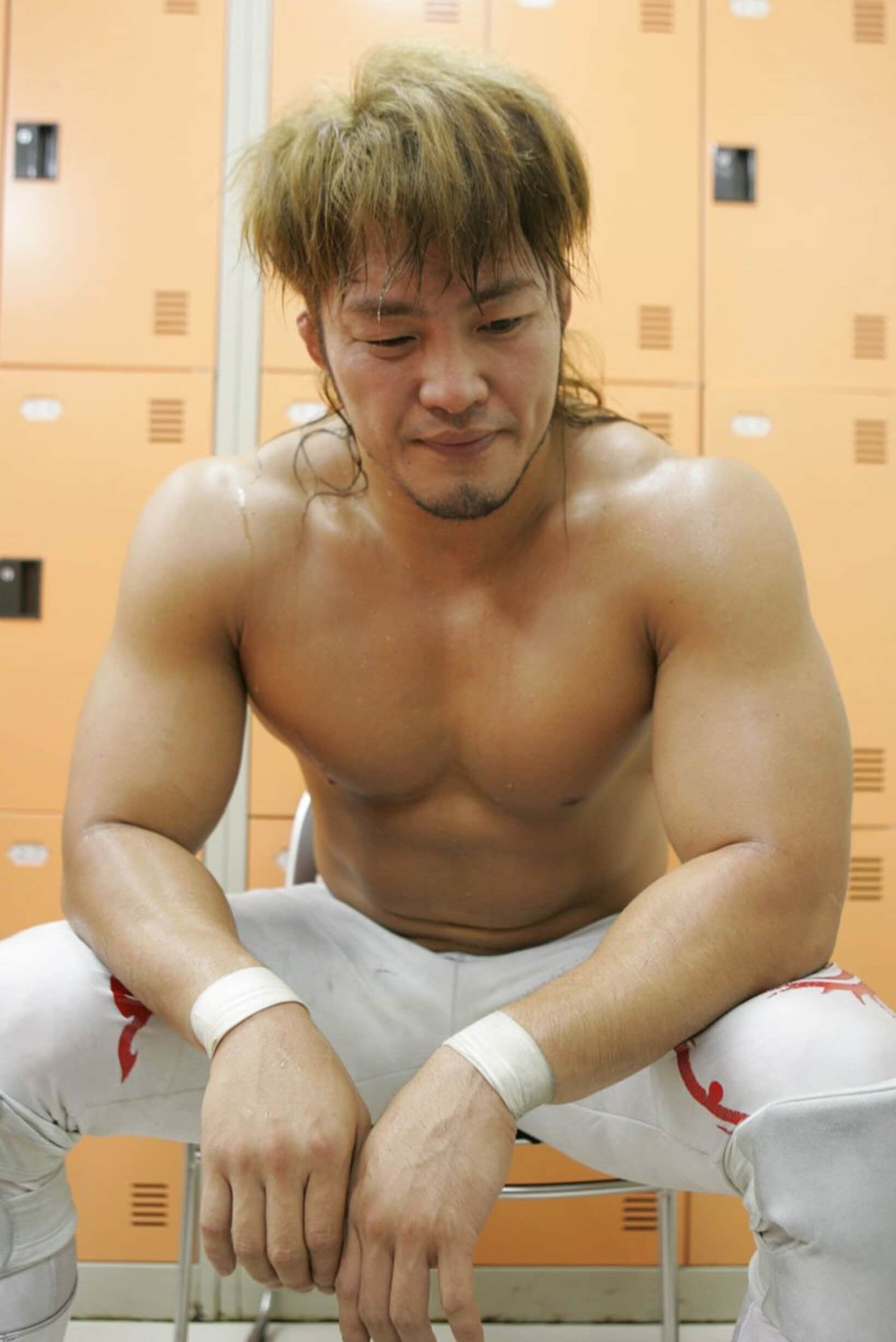 ブロック・レスナーとの王座戦が消滅し、苦渋の表情を浮かべる棚橋弘至（２００６年７月）