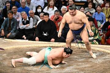 琴桜は高安の内無双に屈し２連敗