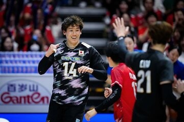笑みを浮かべる石川祐希（Volleyball-World提供）