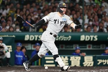 前日の試合では自打球が当たり痛がるシーンもあった