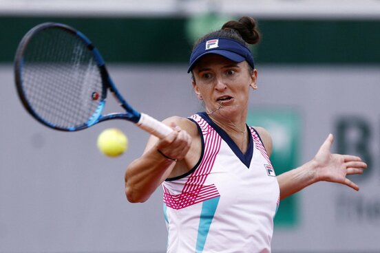  ラケットを投げてしまったイリーナ・ベグ（ロイター）