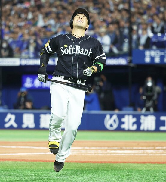 前日５日に右足首に死球を受け、６日のDeNA戦を休んだソフトバンク・近藤健介