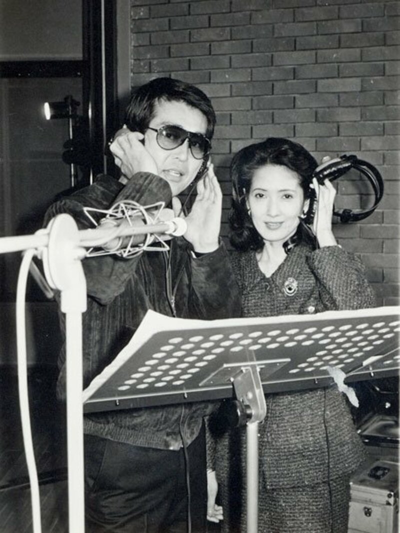  １９８６年にはいしだあゆみとデュエット曲「わかれ道」を発表した（１９８７年撮影）