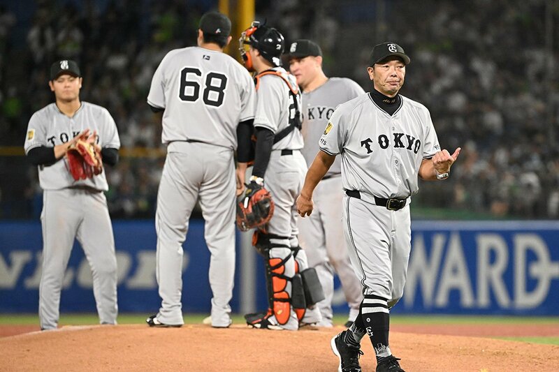 森田に交代を告げた阿部監督
