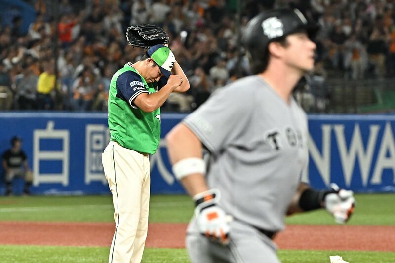 ６回、ダルベックに２発目を浴びたヤクルト・奥川恭伸