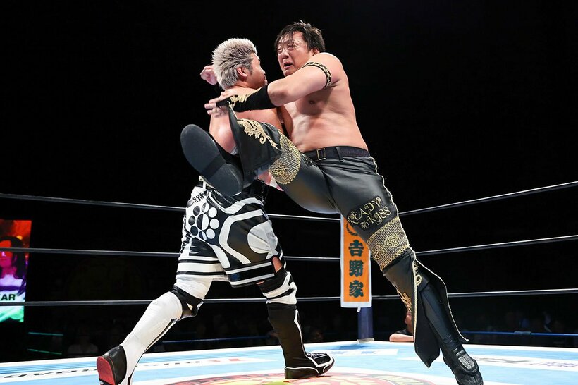 Ｇ１出場者決定戦で激突するYuto-Ice(左)と、激しい攻防を見せたタイチ