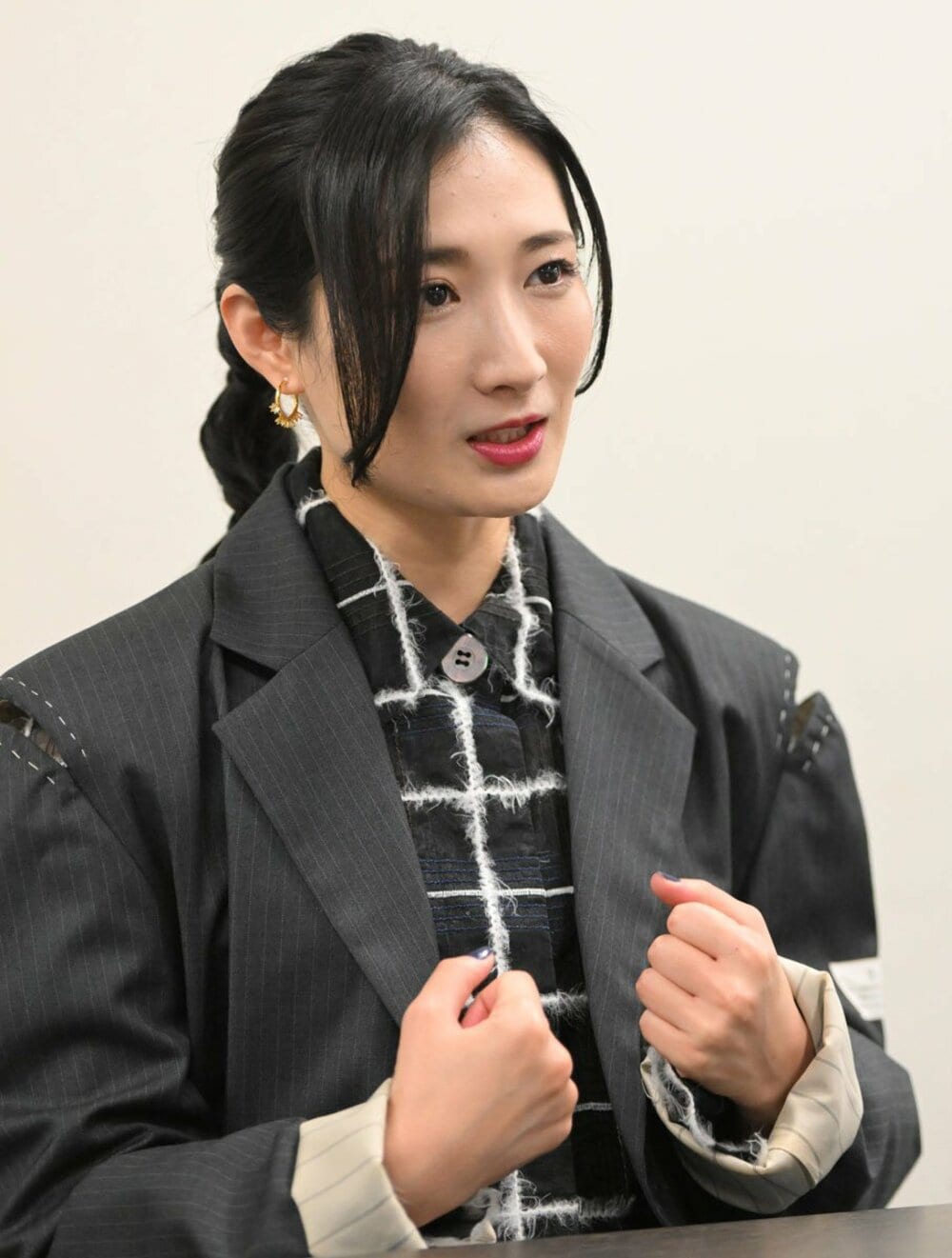 取材に応じる武田梨奈