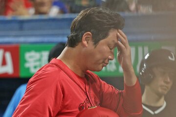 必死に前を向く新井監督だが…