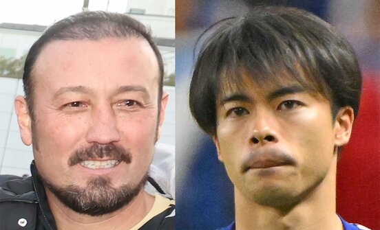 闘莉王氏（左）と三笘