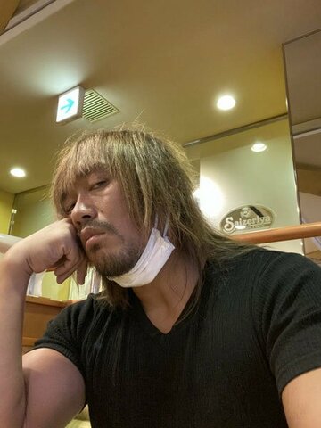  会見後はファミレスから自撮り写真を送りつけてきた