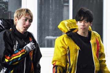 ２着争いを繰り広げた砂長知輝(右)と弟弟子の飛田江己