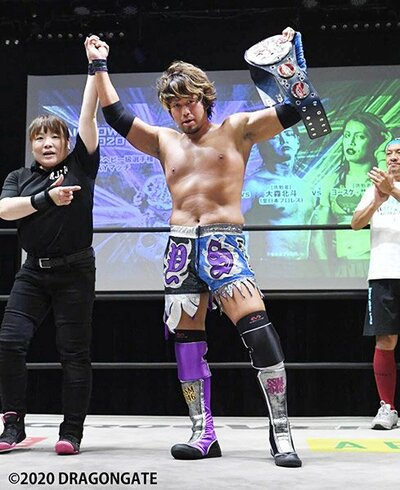 ■最終値下げ■横須賀ススム選手コスチューム① 写真：【ドラゲー】横須賀ススムが3WAY戦制し世界ジュニアV5