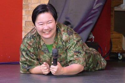 写真：やす子「今日もピカピカ笑顔で」とコスプレ投稿 4日夜