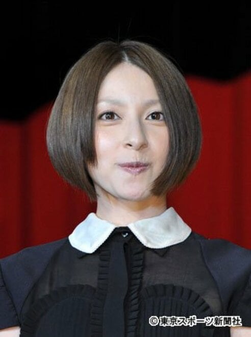 値下げ！　早い者勝ち！奥菜恵 HOTDOG 魔性の女”奥菜恵 週刊誌とのバトル告白「13階の部屋から生卵を