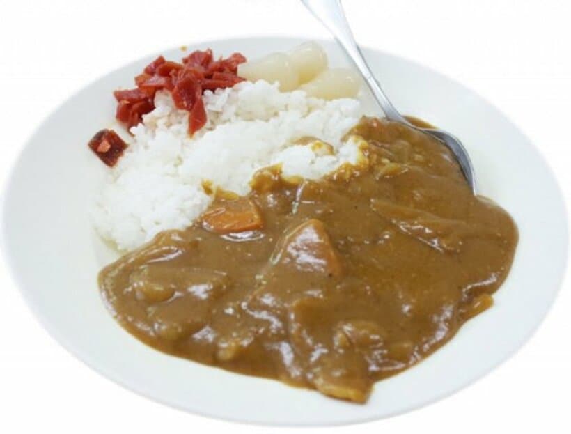  カレーを食べて汗をかこう（写真はイメージ）