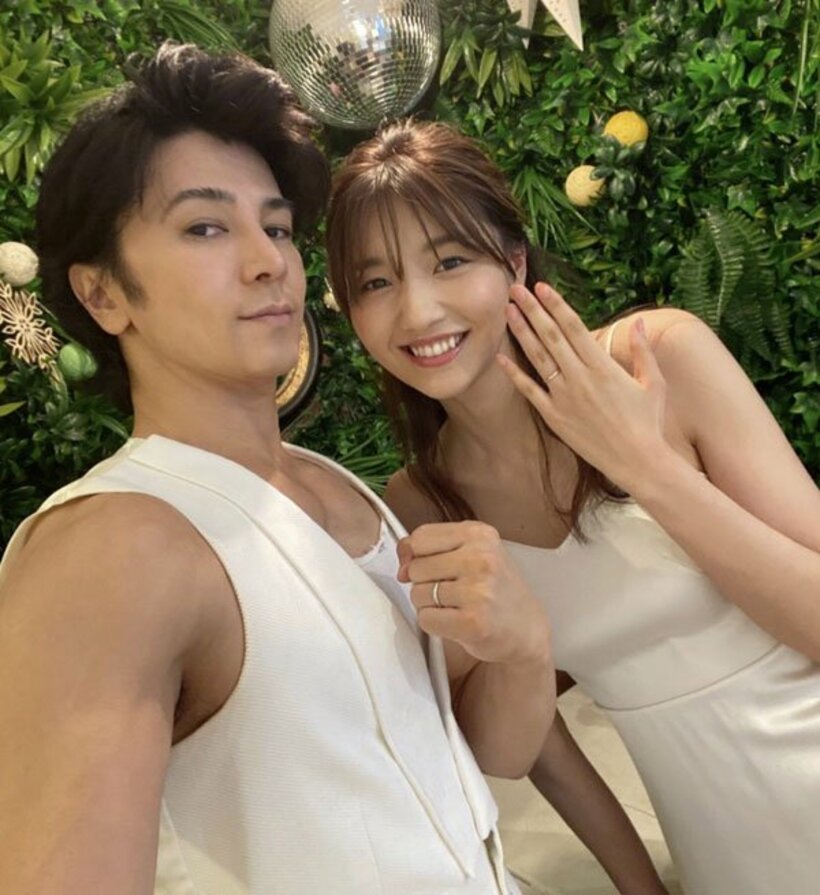  武田真治（左）と静まなみさん