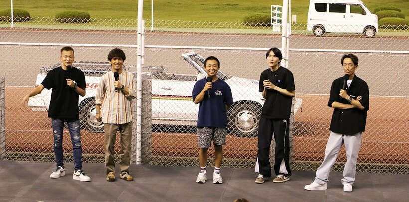 トークショーを行ったボートレーサーの(左から)西山貴浩、須藤博倫、菅章哉、鈴木唯央、森高一真