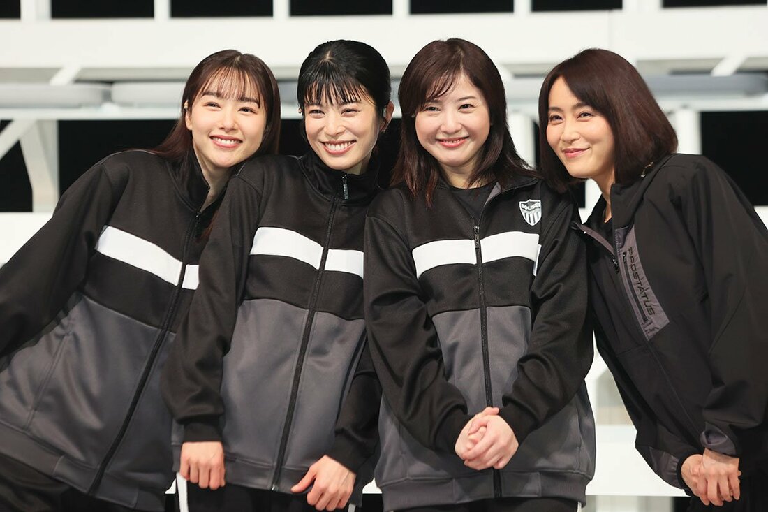 共演となる(左から)桜井日奈子、さとうほなみ、吉高由里子、山口紗弥加