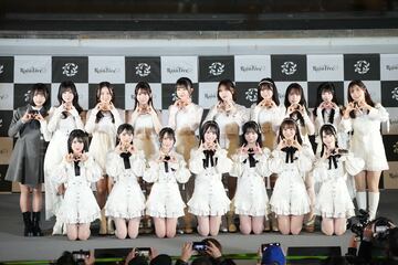発売記念ライブを行ったRainTree（ⒸＯＶＥＲＳＥ）