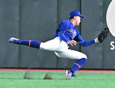 2回、好守を見せた中日・岡林勇希