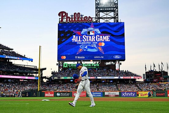 試合前にグラウンドを歩くフアン・ソト。今年のMLBオールスターゲームはスター選手の辞退が相次いだ(ロイター)