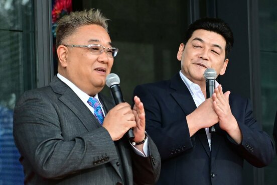 サンドウィッチマンの伊達みきお(左)と富澤たけし