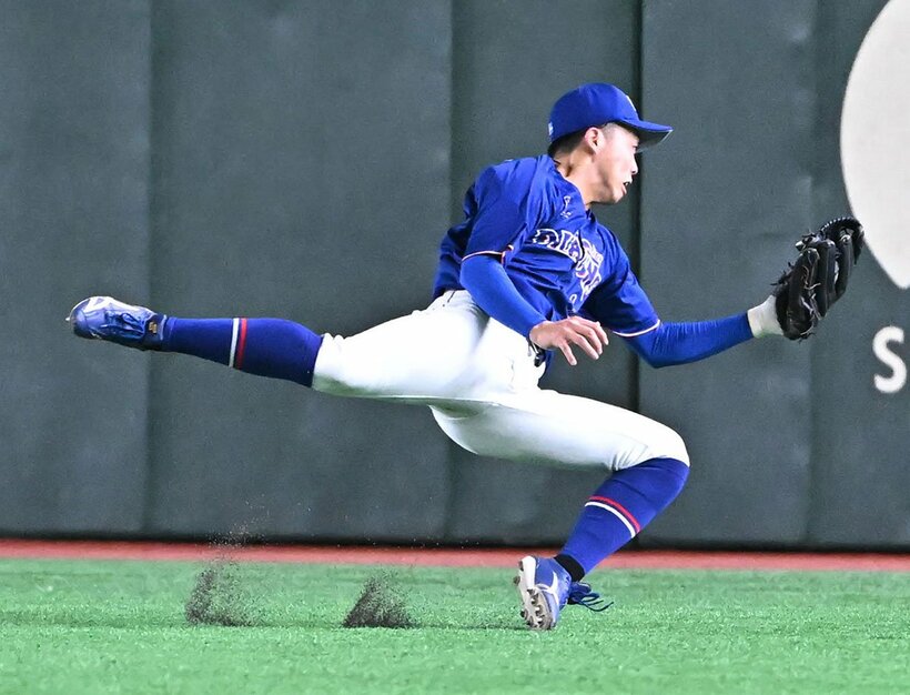 ２回、好守を見せた中日・岡林勇希