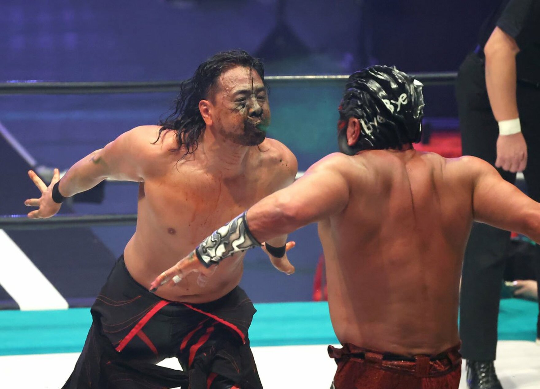 写真：中邑真輔が回想する〝奇跡のムタ戦〟「自分の血の中に武藤敬司、ムタが入ってきた」 | 東スポWEB