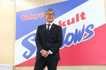 会見で〝仲間〟に感謝した石川雅規