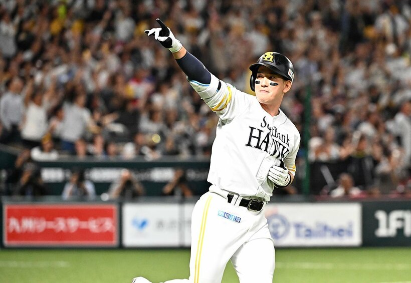 サヨナラ満塁弾を放った栗原陵矢