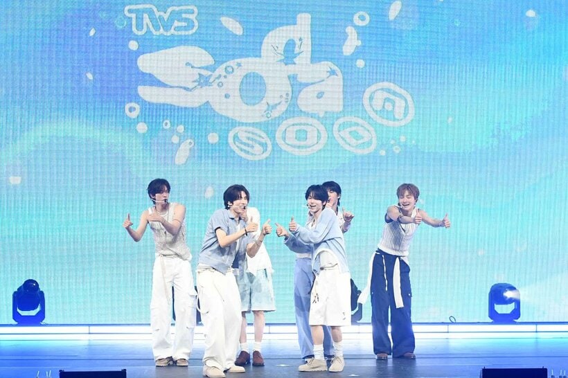 新曲 「SODA SODA」を披露したＴＷＳ