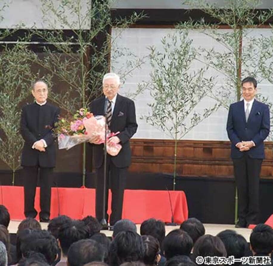 「京都国際映画祭」のオープニングセレモニーに登場した（左から）津川雅彦、篠田正浩氏、長塚京三