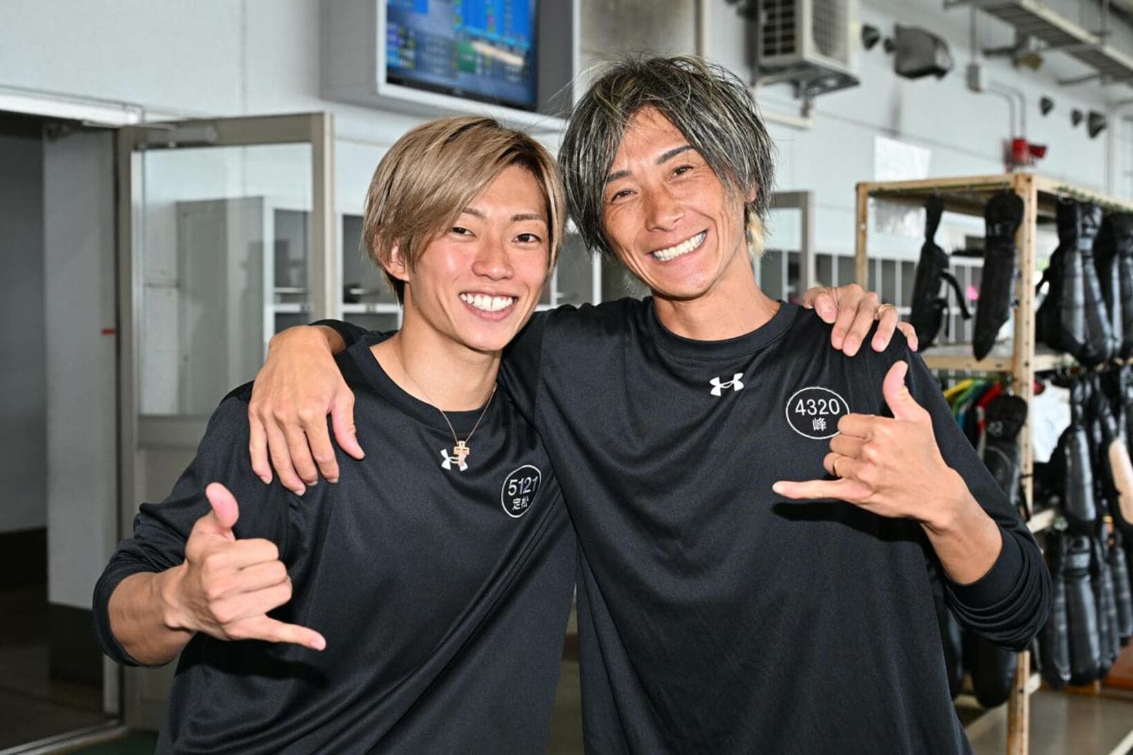 定松勇樹（左）と峰竜太の子弟コンビ