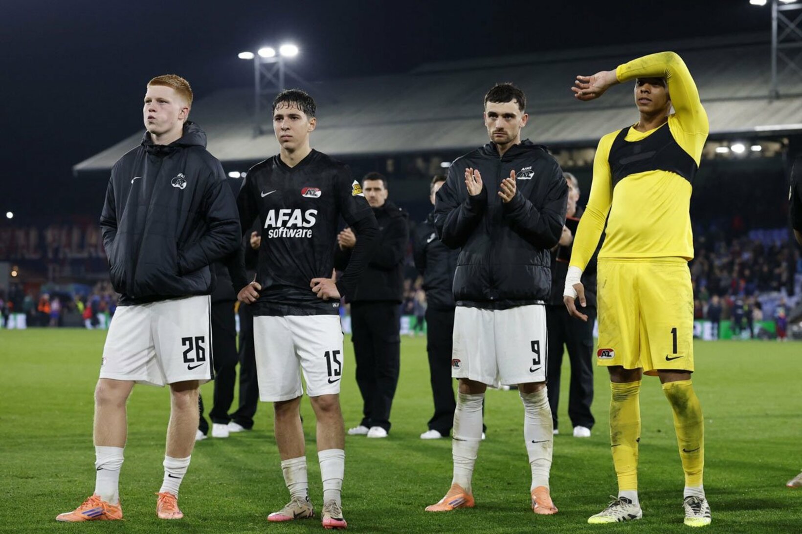 一番左がキース・スミット（ロイター）