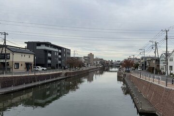 ６日朝にイノシシの目撃情報があった千葉・浦安市の堀江地区