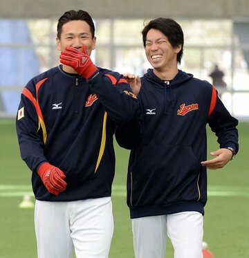 田中将大(左)と前田健太(2013年)