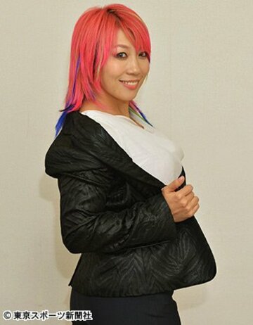 ＷＷＥとの契約を発表した華名