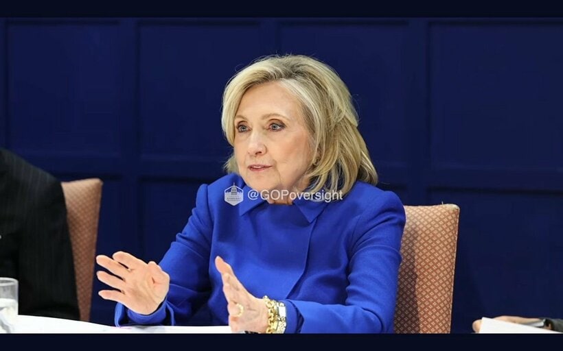 下院監視委員会の調査で証言するヒラリー氏（共和党下院監視委員会のユーチューブチャンネル@GOPoversightから）
