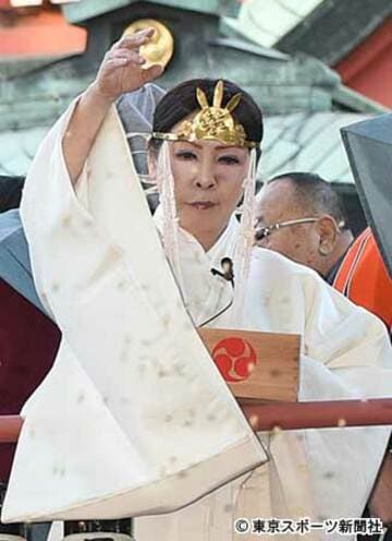  弟に殺害された宮司の富岡長子さん