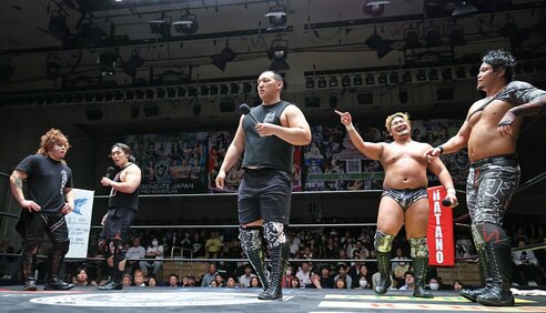 ドラゴンゲート】箕浦康太が「我蛇髑髏」離脱か…ISHINへの鉄板攻撃で