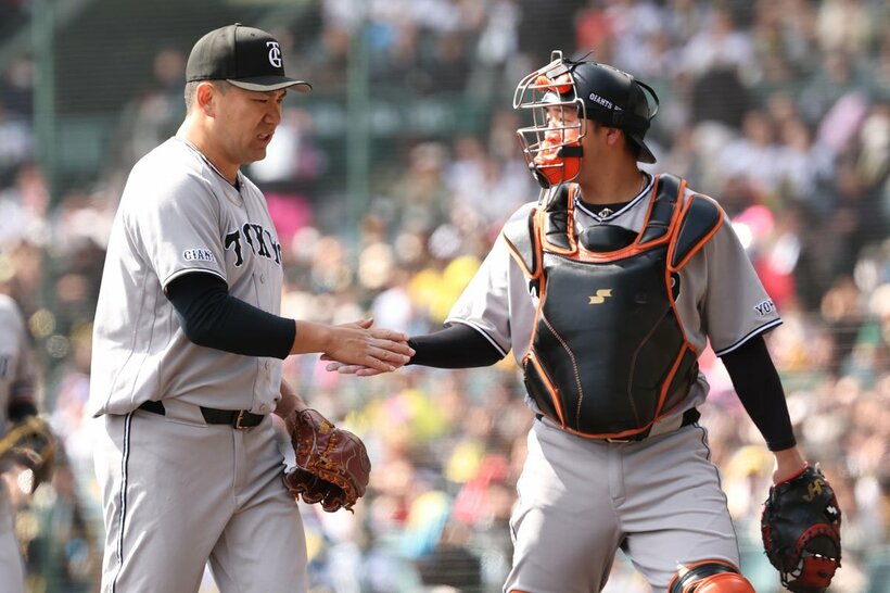 ローテ入りに一歩前進した巨人・田中将大(左)