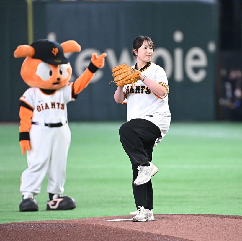 始球式を行った竹田麗央