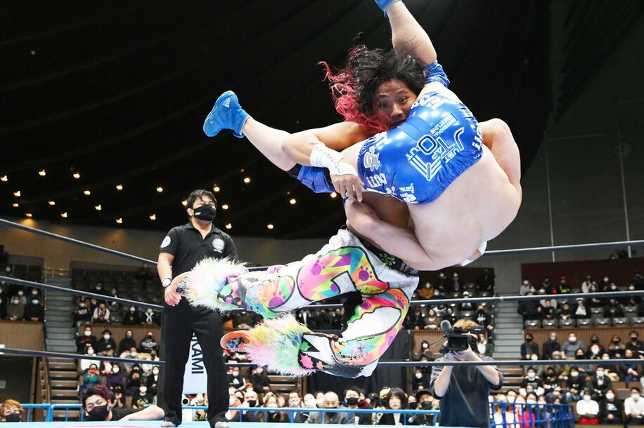 【タカタイチ】高橋ヒロム TAKAに完勝も100万円獲得ならず…代わりに〝新技〟ゲット | 東スポWEB