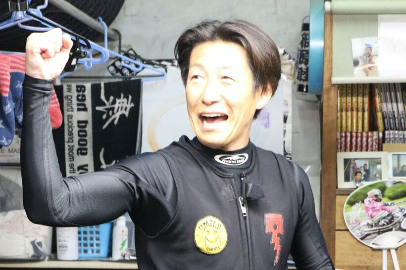 篠原睦がナイスガッツポーズ