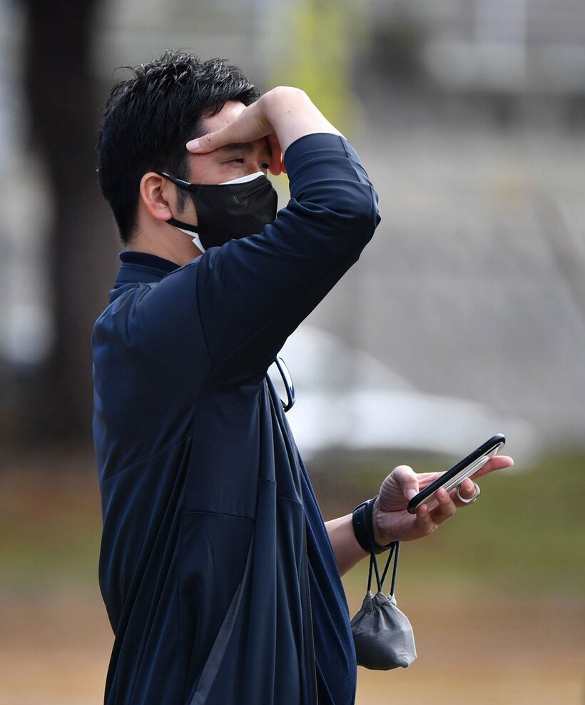  キャンプでは精力的に動き回った藤川SA(東スポWeb)