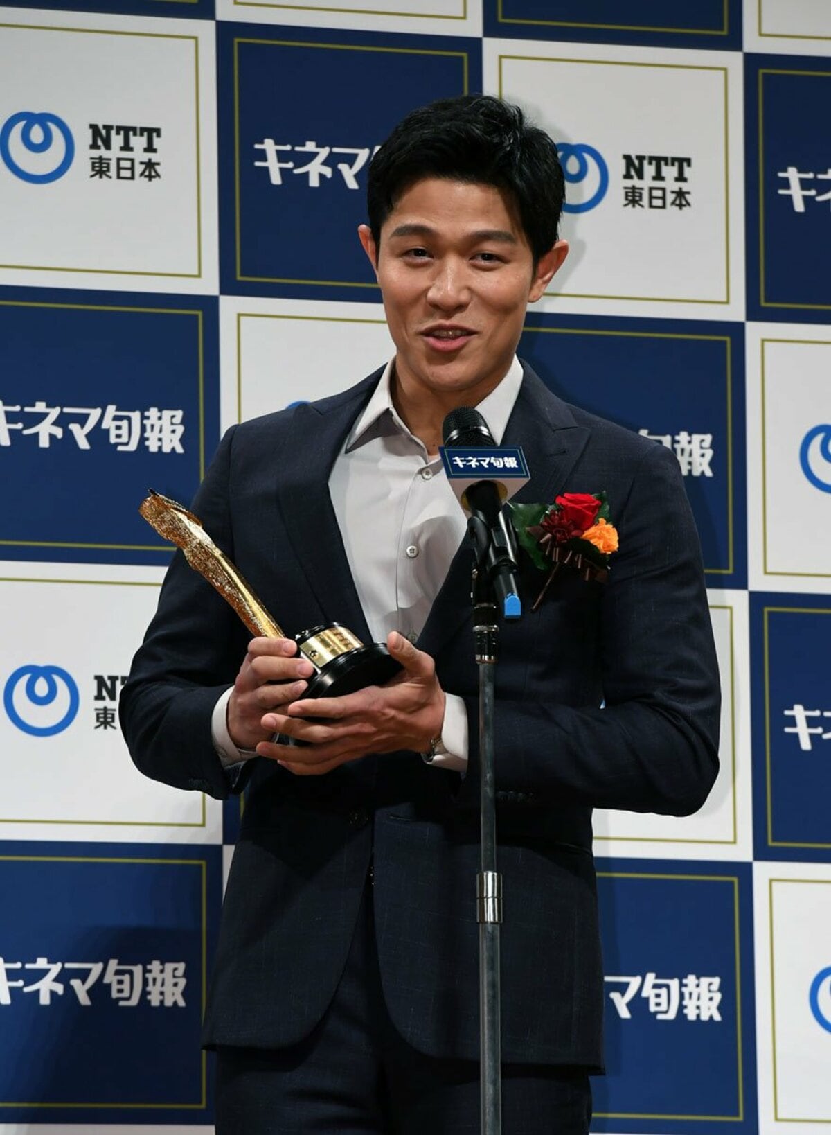 鈴木亮平 やっと俳優という肩書に自信持った キネマ旬報ベスト テン助演男優賞に感慨 東スポweb 鈴木亮平 やっと俳優という肩書に自信持った キネマ旬報ベスト テン助演男優賞に感慨 東スポweb