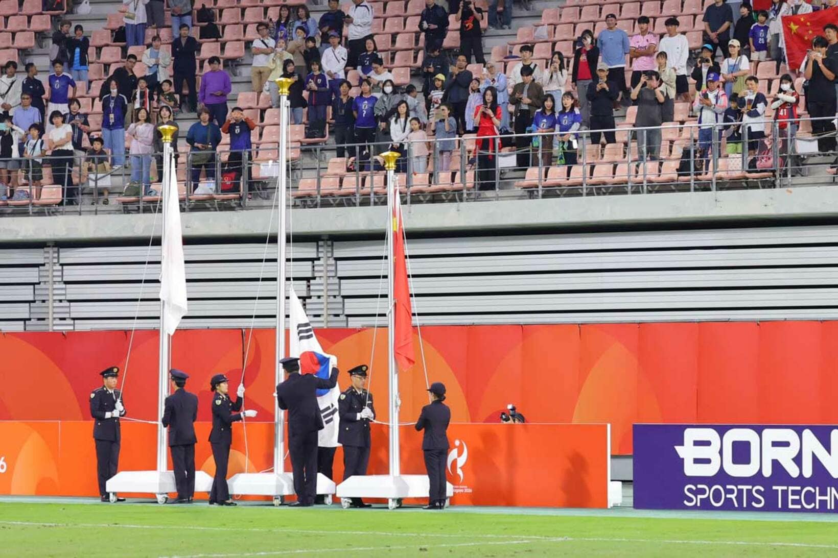 サッカー男子の国旗掲揚で韓国国旗が上がらないハプニング